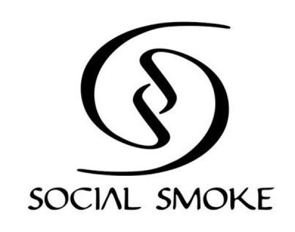 Social Smoke Strawberry Kiwi